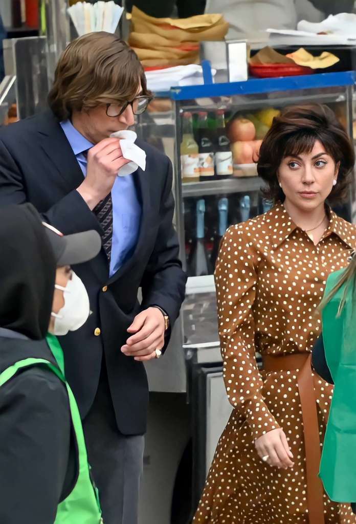 Lady-Gaga-and-Adam-Driver-Set-of-New-Movie-‘House-Of-Gucci-in-Milan-9