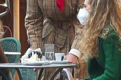 40289356-9345859-Portrayal_She_teased_a_hint_of_leg_as_she_transformed_into_Patri-a-157_1615378319937-–-kopia