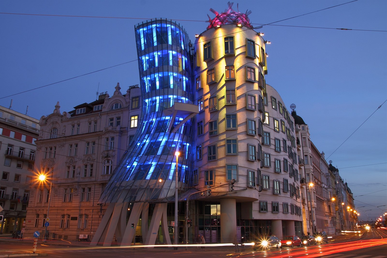 Dancing house. Владо Милунич Танцующий дом. Танцующий дом. Прага. Ф.Гери. 4) «Танцующий дом» в Праге, Чехия. Танцующий дом Чехия проект.